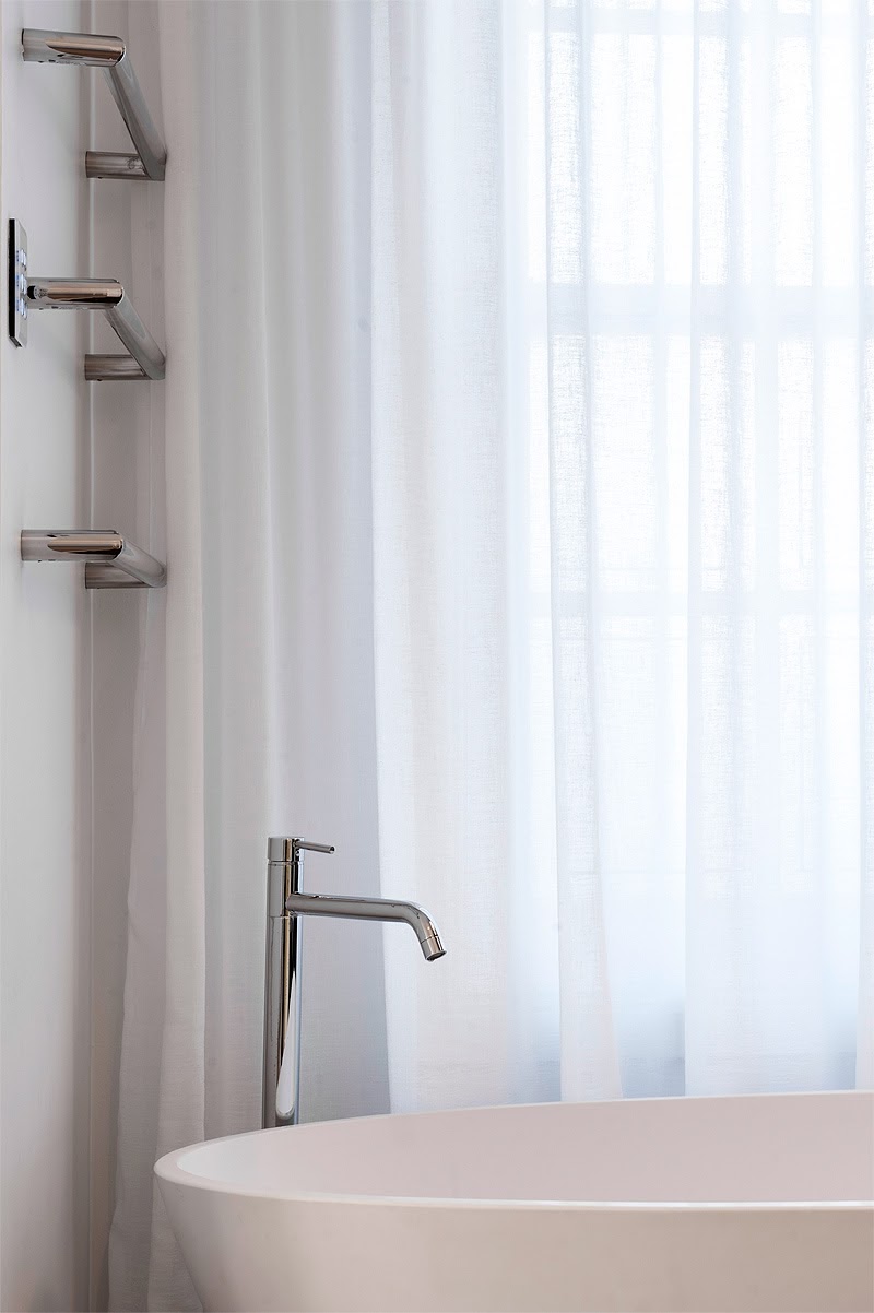 Baño en blanco y negro - Estudio Minosa Design