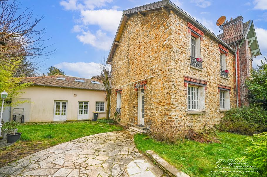 Vente maison 9 pièces 200 m² à Saint-Leu-la-Forêt (95320), 645 000 €