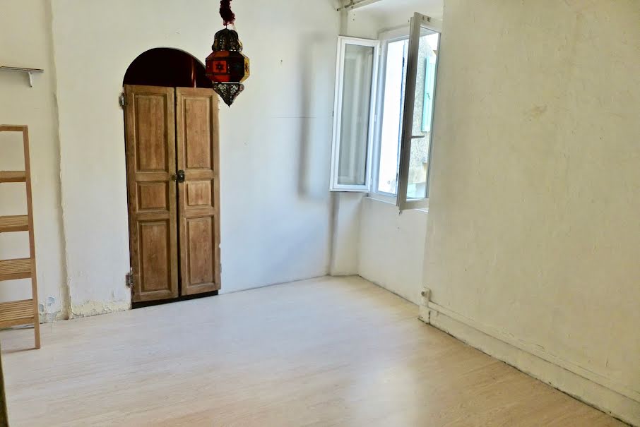 Location  maison 3 pièces 49 m² à Tavernes (83670), 478 €