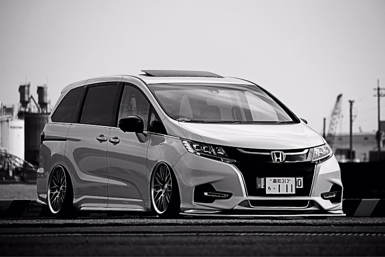 オデッセイのモノクロバトン・ユーロナンバー同盟・RC camber union・後付けサンルーフに関するカスタム事例の投稿画像3枚目