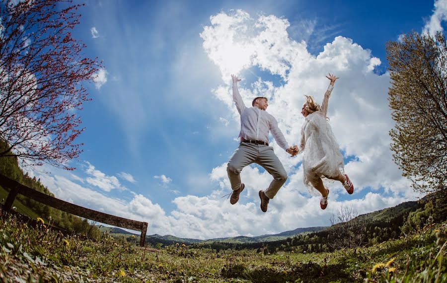 Fotografo di matrimoni Adrian Craciunescul (craciunescul). Foto del 18 agosto 2020