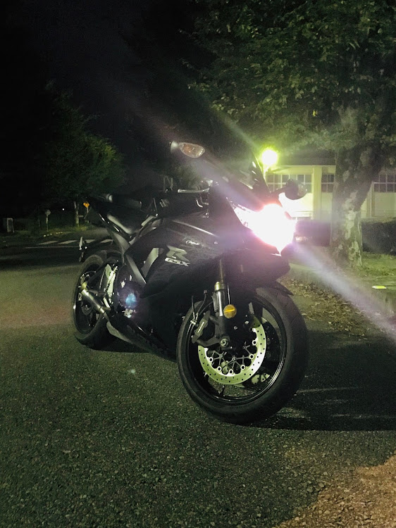 その他のGSX-R600・NIGHT RUN・K9・パイロンの分際で👎・バイクもいいぞ〜に関するカスタム事例の投稿画像1枚目