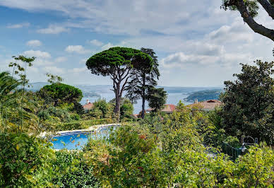 Maison avec jardin et terrasse 1