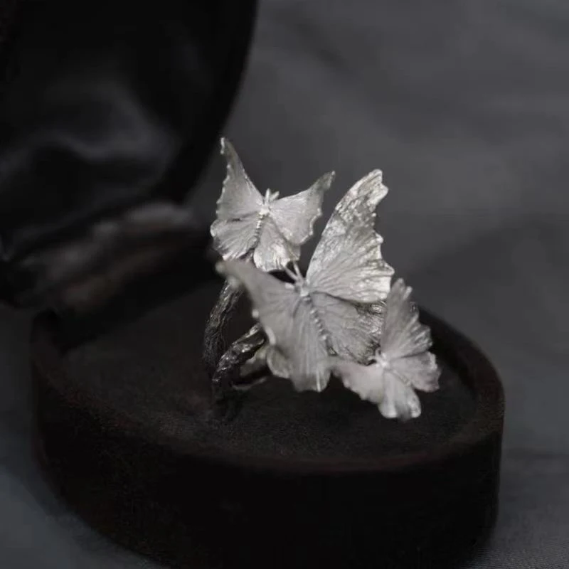 Vrouwen vlinder emaille ring, kille wind design. Unieke elegantie voor elke gelegenheid. Voeg verfijning en stijl toe aan je look.