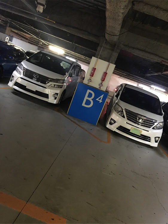 アルファードのアルファード・車高調・HKS・SSR・ツライチに関するカスタム事例の投稿画像1枚目