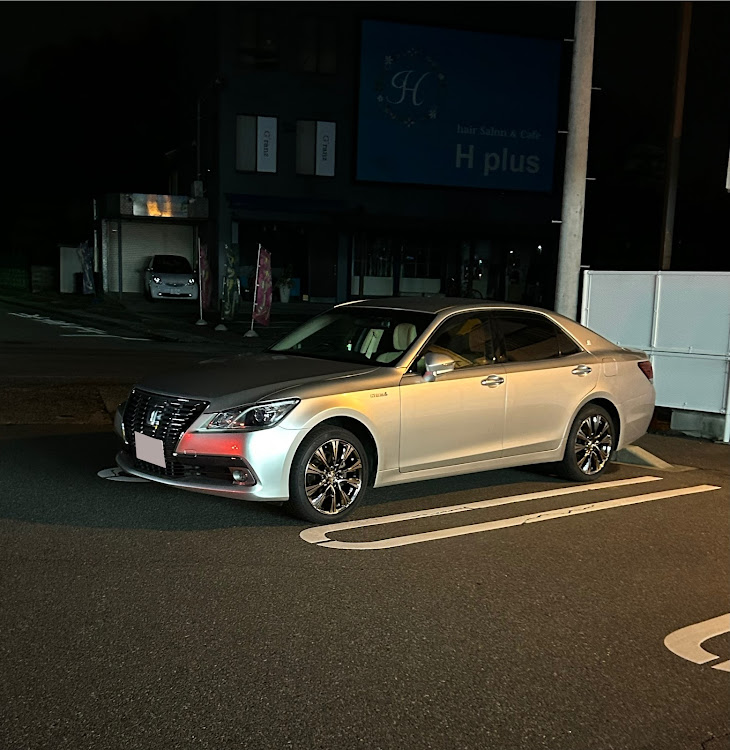 クラウンロイヤルのニューホイール・クラウンロイヤルサルーン・デブ活・ダウンサス検討中……に関するカスタム事例の投稿画像1枚目
