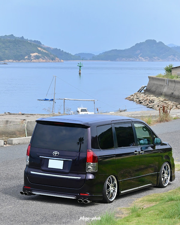 ヴォクシーのworkwheels・WORK VARIANZA T1S・カメ活📷️・斜め45度後方の美学・ドライブに関するカスタム事例の投稿画像1枚目