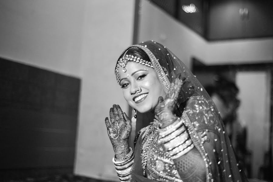 Wedding photographer Sourav Das (mazeltovstudio). Photo of 4 June 2014