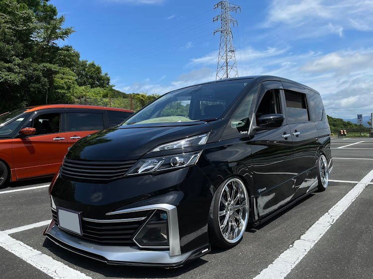 セレナのノア、ヴォク、エスク・オフ会・エルグラ・熱い夏祭り・Zに関するカスタム事例の投稿画像15枚目