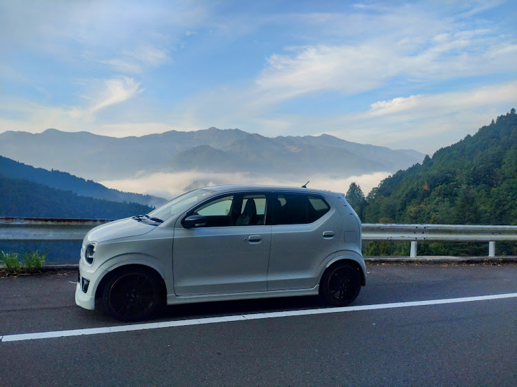 アルトワークスの11月もよろしくお願いします・いつもイイね＆コメントありがとうございます😆・雲海ハンター（笑）・カニカニカニ🦀🦀🦀に関するカスタム事例の投稿画像2枚目