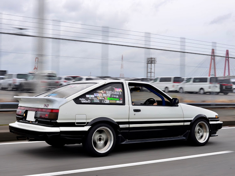 スプリンタートレノのAE86・AE86 GT-S・5マイルバンパー・撮影会・ローリングショットに関するカスタム事例の投稿画像7枚目