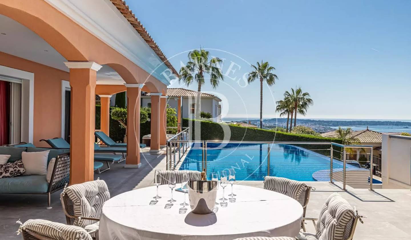 Villa avec piscine et terrasse Antibes