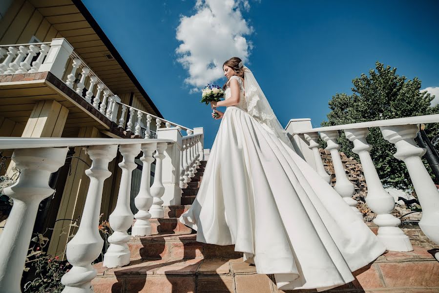 Wedding photographer Elena Kosmatova (kosmatova). Photo of 19 June 2018