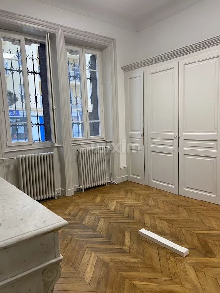 Location  locaux professionnels 2 pièces 34 m² à Champagnole (39300), 718 €