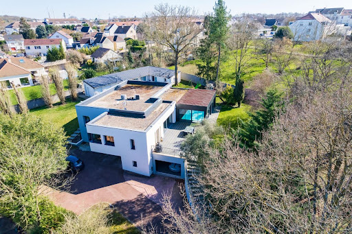 Villa with pool and terrace 1