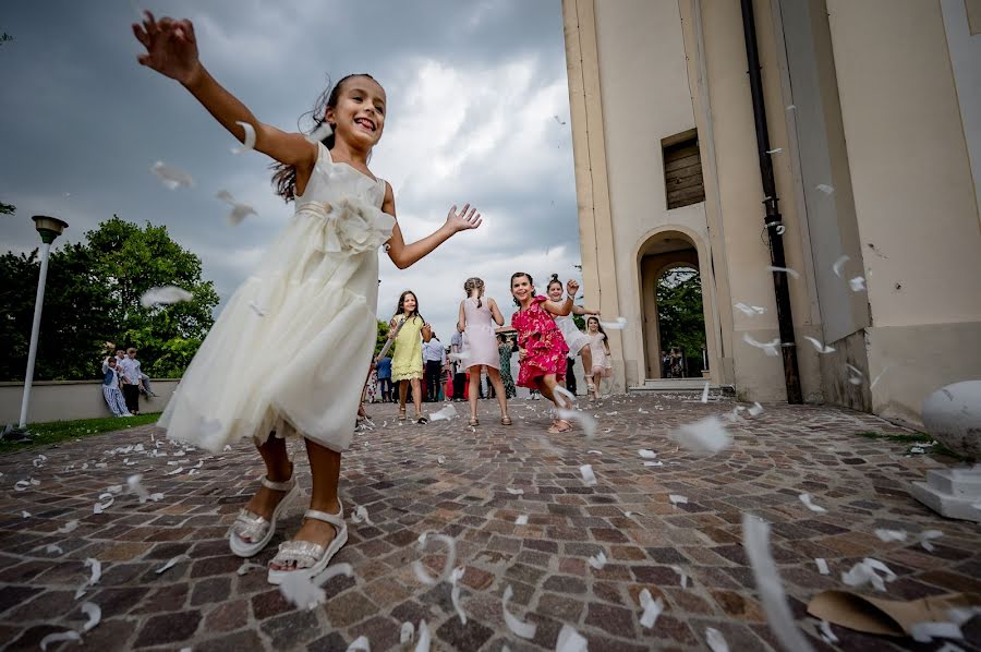 Jurufoto perkahwinan Emanuele Carpenzano (emanuelecarpenz). Foto pada 19 Julai 2022