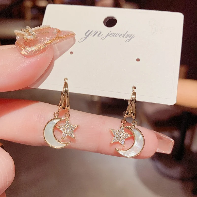 Boucles d'oreilles épingle en argent 925, longues pampilles géométriques classiques, un accessoire élégant pour toutes occasions.