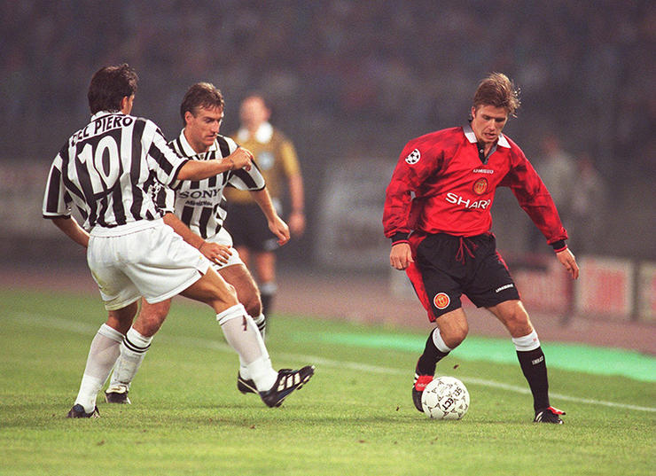 David Beckham playing for Manchester United