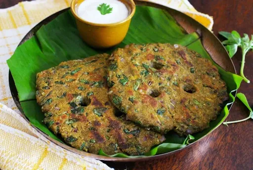 Methi Thalipeeth [2 Pieces]