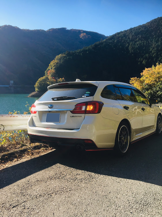 レヴォーグの紅葉と愛車・11月もよろしくお願いします・紅葉ドライブに関するカスタム事例の投稿画像2枚目