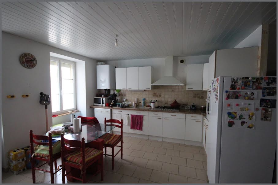 Vente maison 4 pièces 119 m² à Vaas (72500), 147 000 €