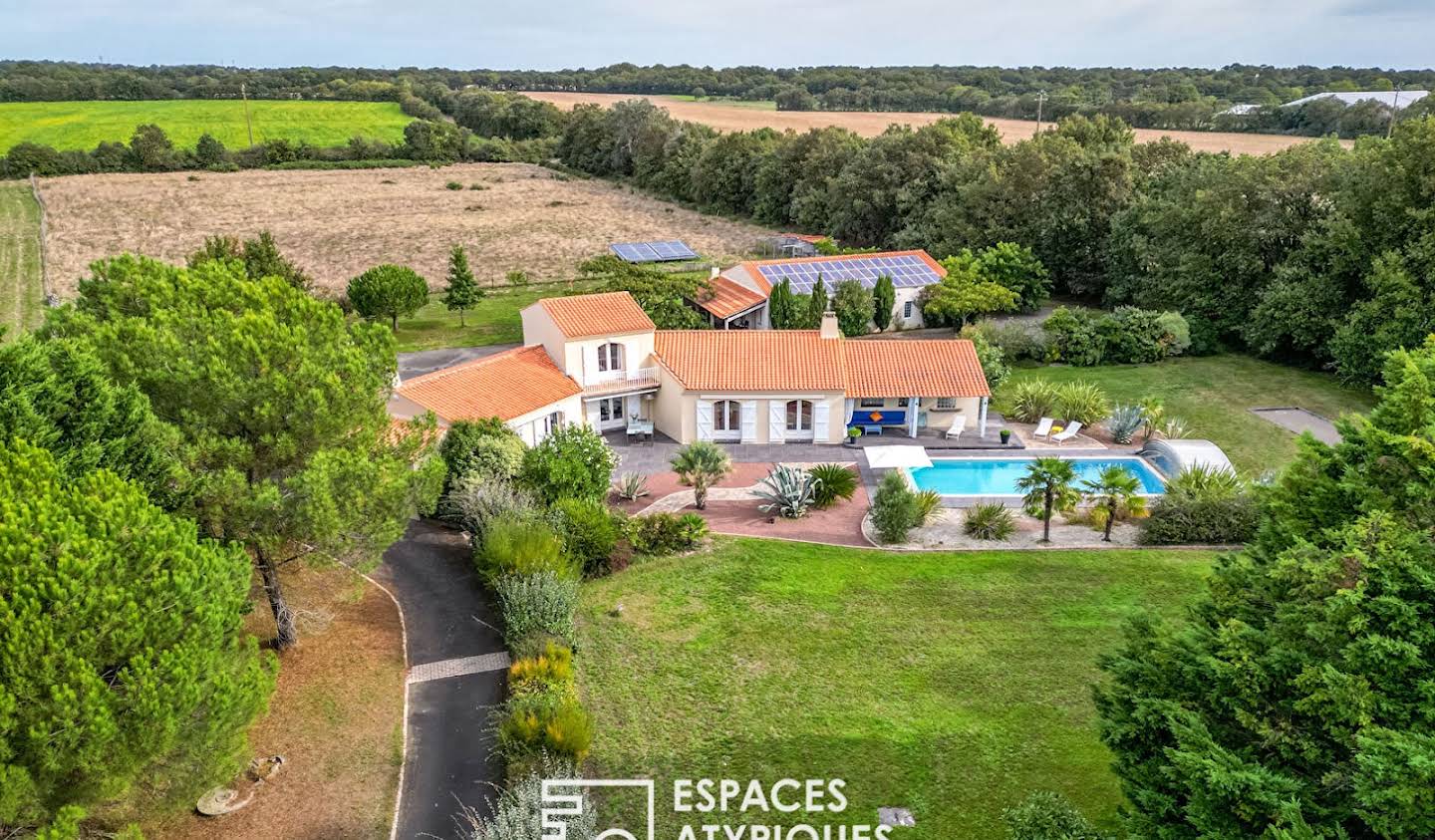 House with pool and terrace Les Sables-d'Olonne