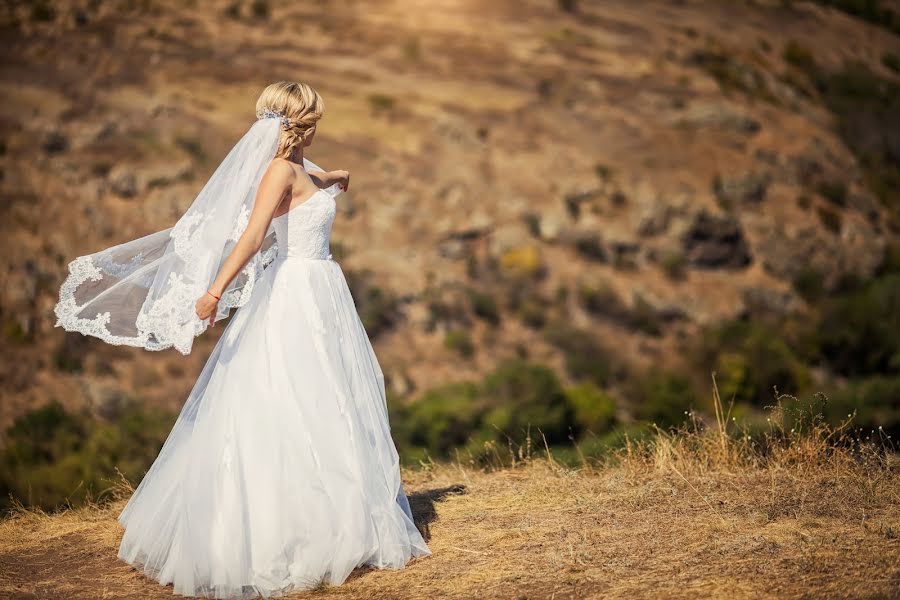 Fotógrafo de casamento Inna Vlasova (innavlasova). Foto de 3 de maio 2017