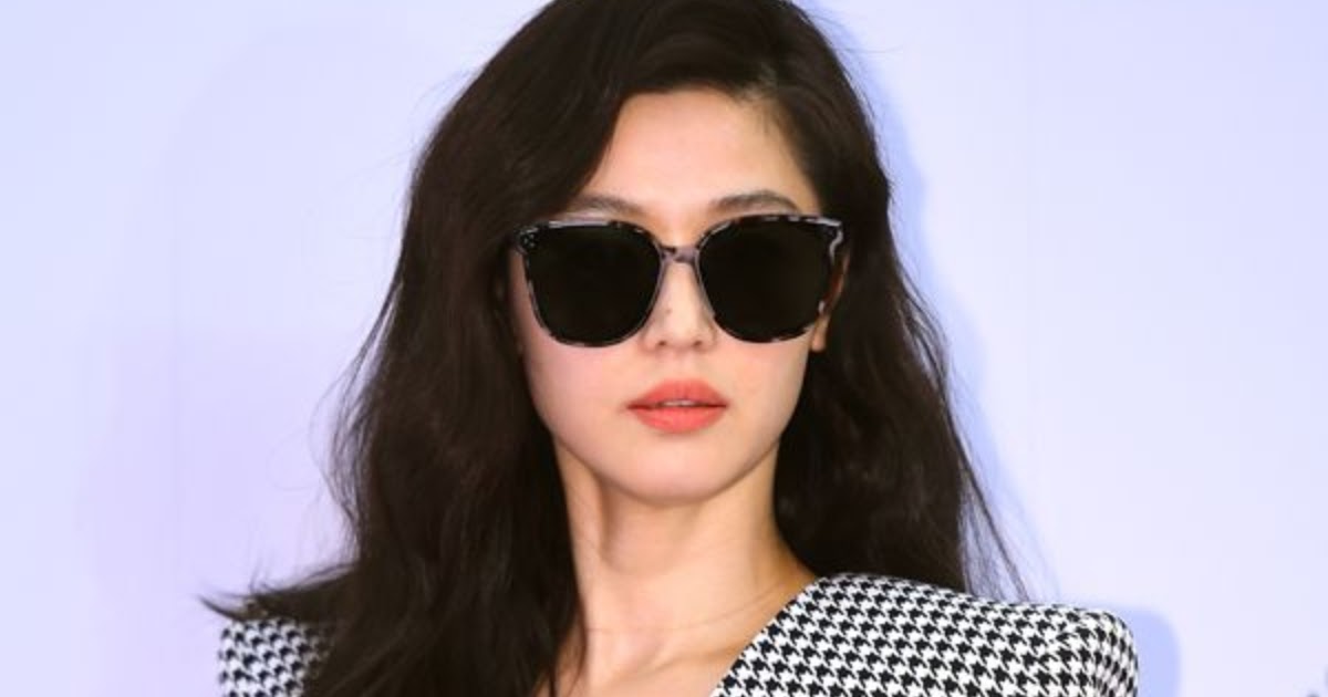 Jun Ji-hyun sunglasses' brand promotes 'weird beauty