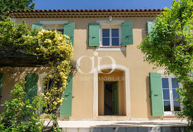 Maison avec piscine et terrasse 16