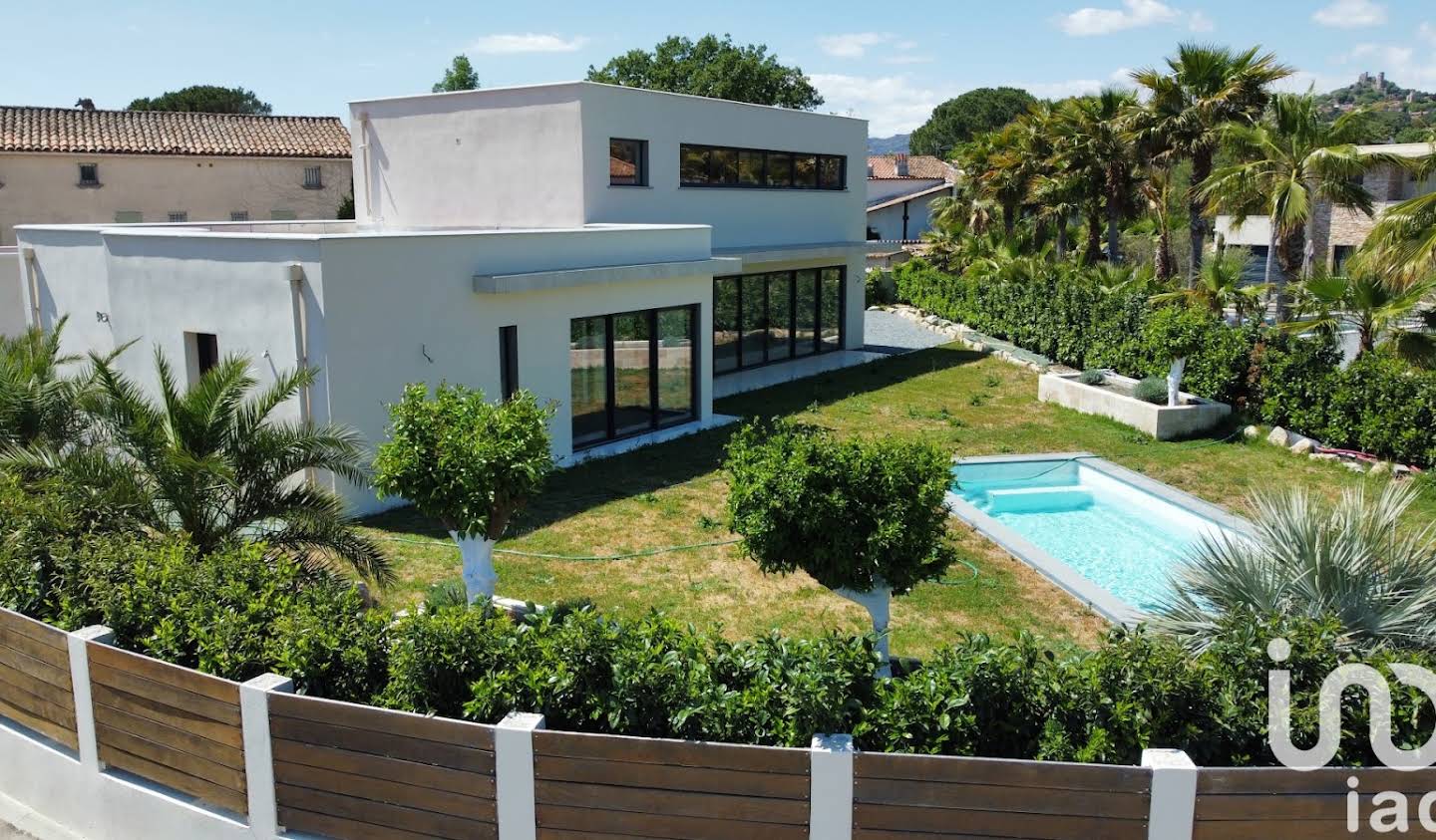 House with pool and terrace Grimaud