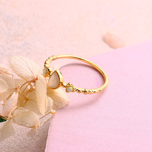 Title 4, Vintage Light Jewelry Ornament Silver Natural R...