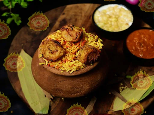 Matki Chaap Tikka Biryani With Gravy Or Raita (Serves 2-3)