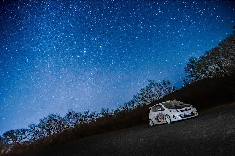 ヴィッツのドライブ・日の出と愛車・朝焼け・星空撮影に関するカスタム事例の投稿画像2枚目