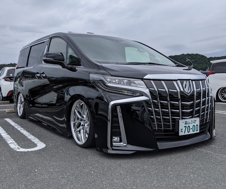 アルファードのforte・ラグーナテンボス・仕様変更前最後のショット😎に関するカスタム事例の投稿画像1枚目