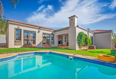 House with pool and garden 2