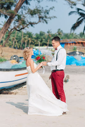 Fotógrafo de casamento Alena Kartushina (devochka). Foto de 4 de janeiro 2017