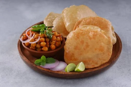 Matar Chole Bhature