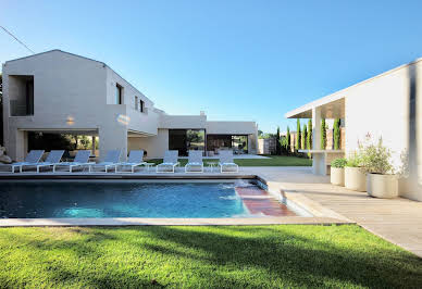 Maison avec piscine et terrasse 18