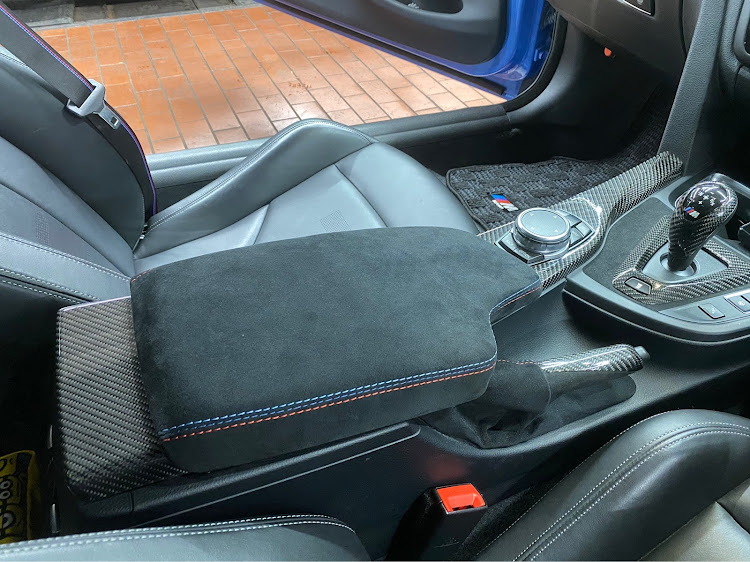 M4 クーペのシフトノブ・BMWのある生活・Mperformance・DIYに関するカスタム事例の投稿画像2枚目
