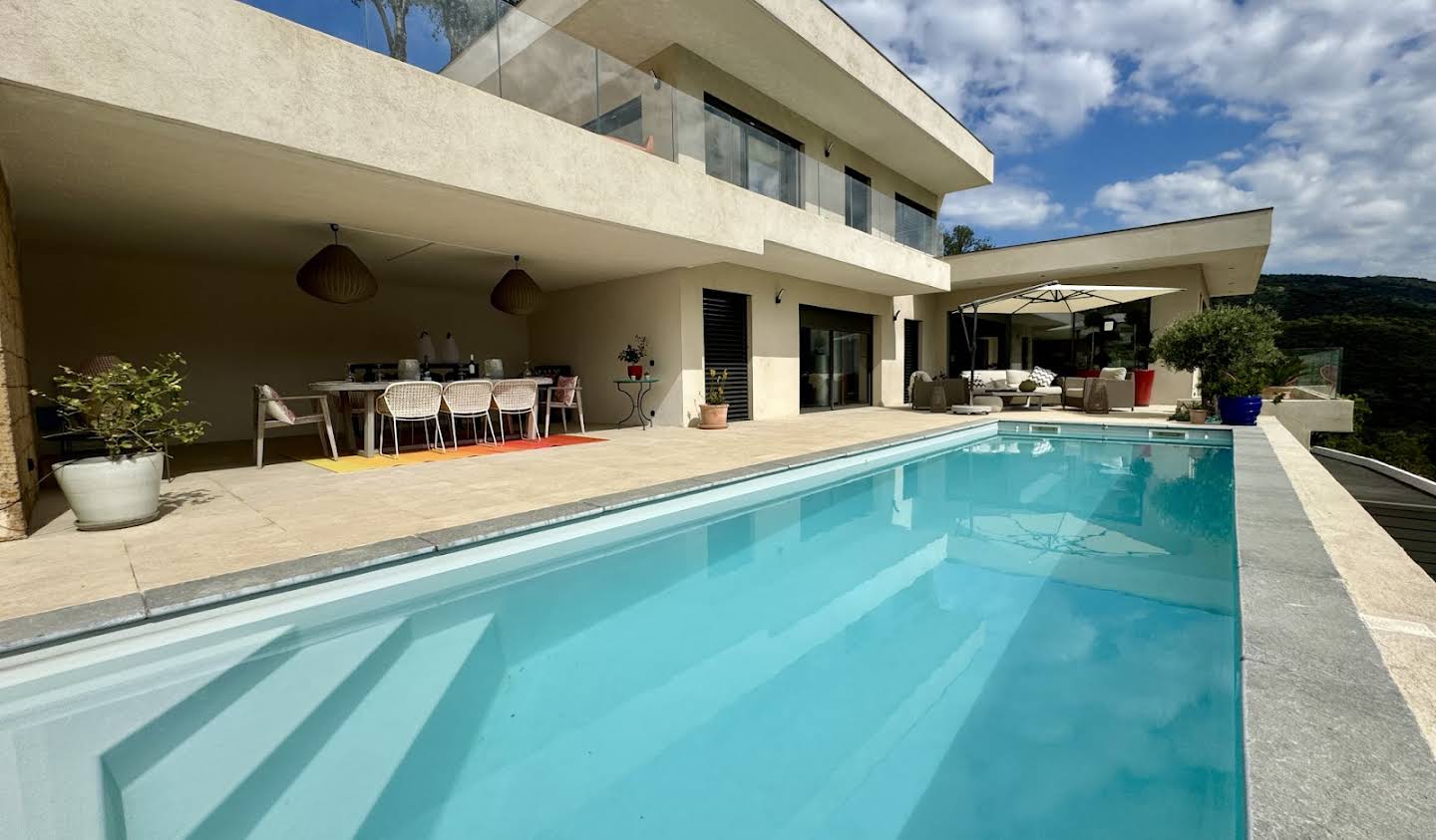 Villa avec piscine et terrasse La Londe-les-Maures