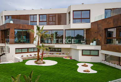 House with pool and terrace 4