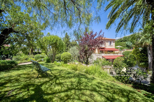 Villa with pool 3