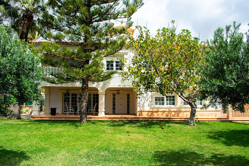 Property with pool 1