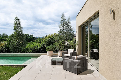 House with pool and garden 2