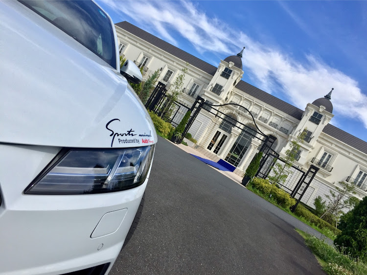 TT クーペの撮影・別宅・横浜市西区・快晴・audi TTに関するカスタム事例の投稿画像4枚目