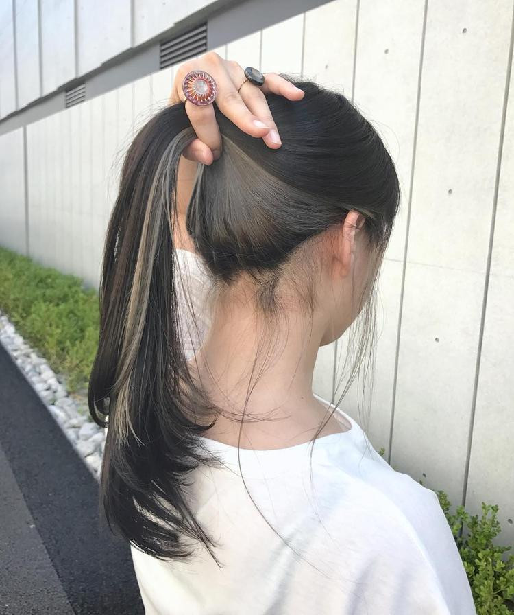 さり気ないインナーカラーが可愛い 初心者さんにもおすすめなカラーやヘアスタイルは Trill トリル