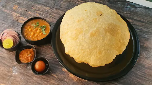 Delhi Cholle +2 Bhature