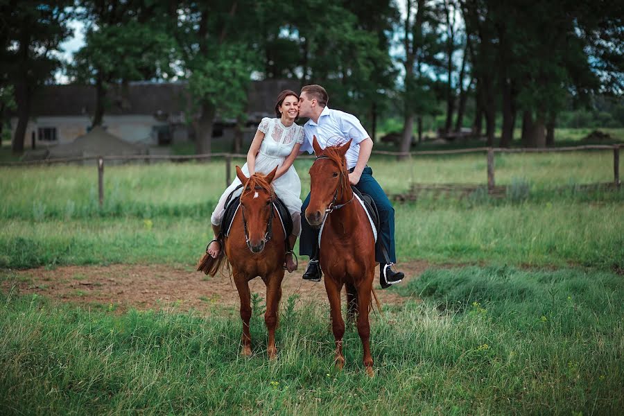 Wedding photographer Boris Grinyuk (kuzminetc). Photo of 8 August 2014