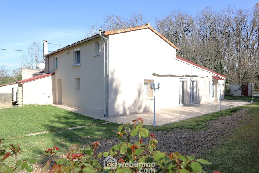 Vente maison 6 pièces 156 m² à Sèvres-Anxaumont (86800), 289 900 €