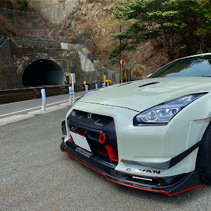 NISSAN GT-R